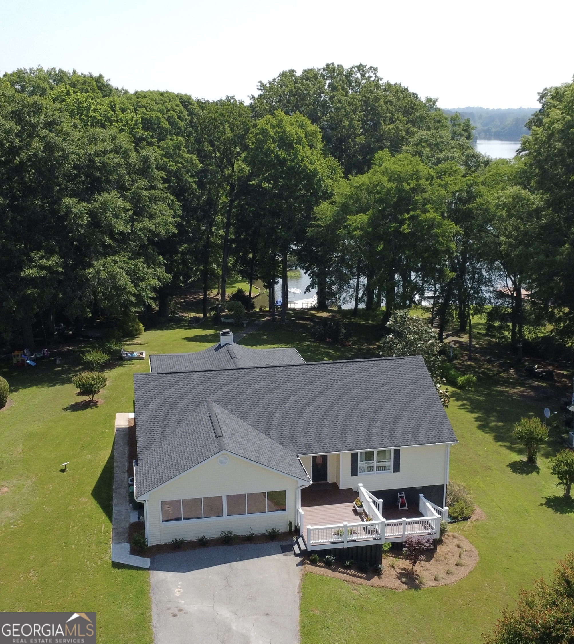 1021 Twin Rivers LN