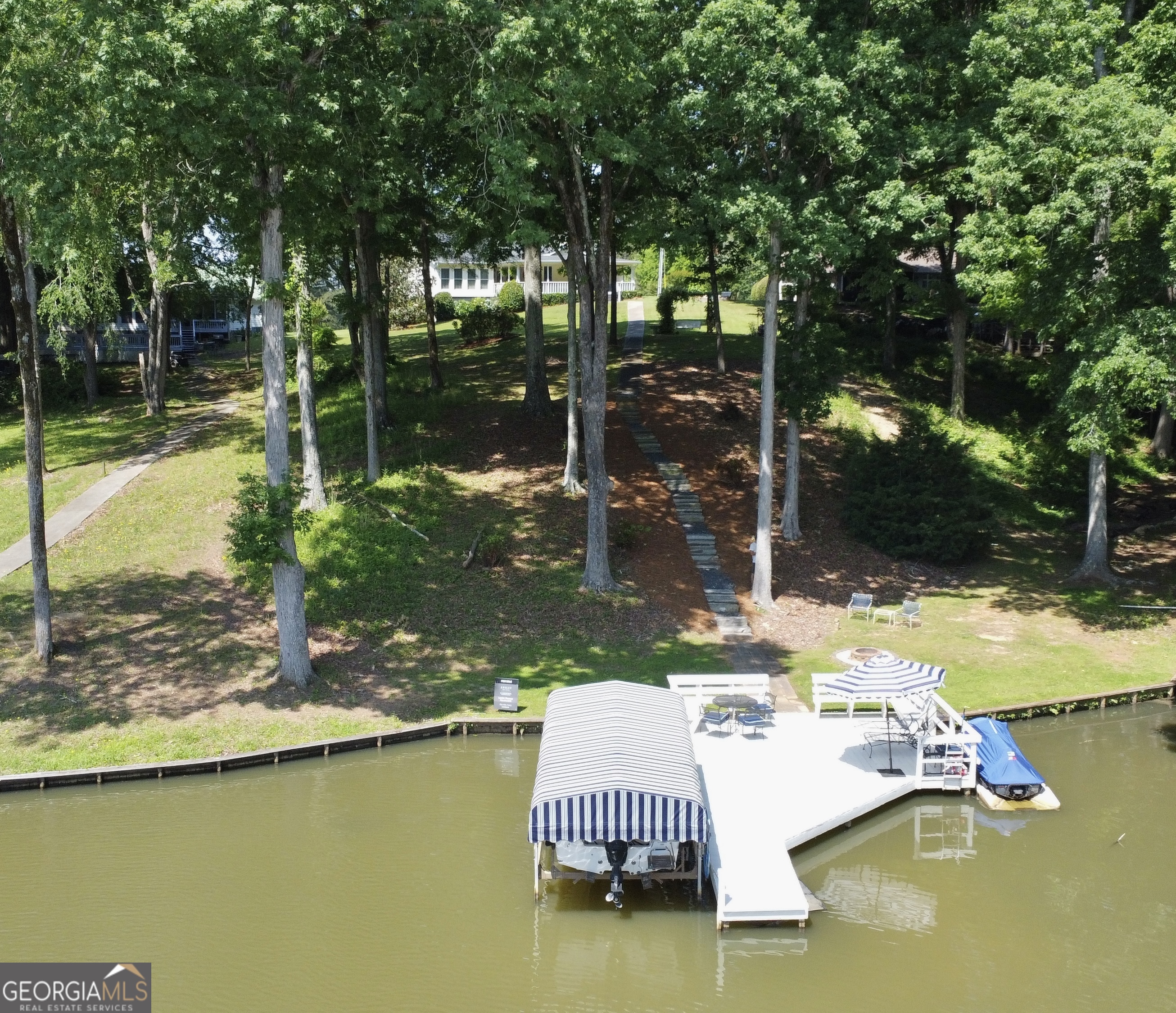 1021 Twin Rivers LN