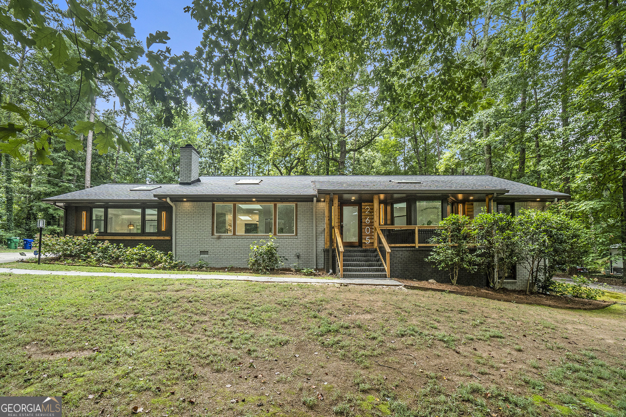2605 Mckinnon DR