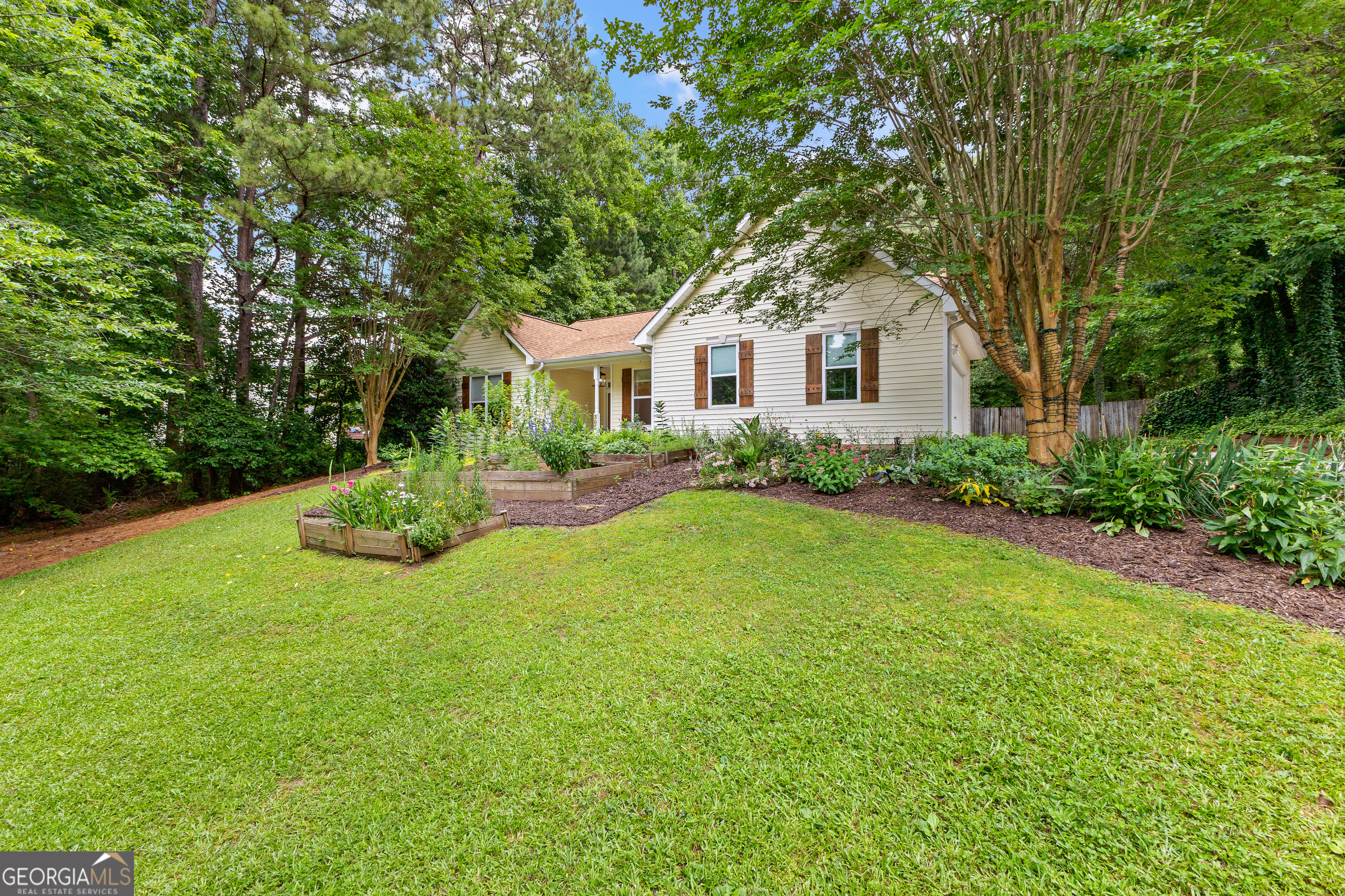 205 N Strathmore DR