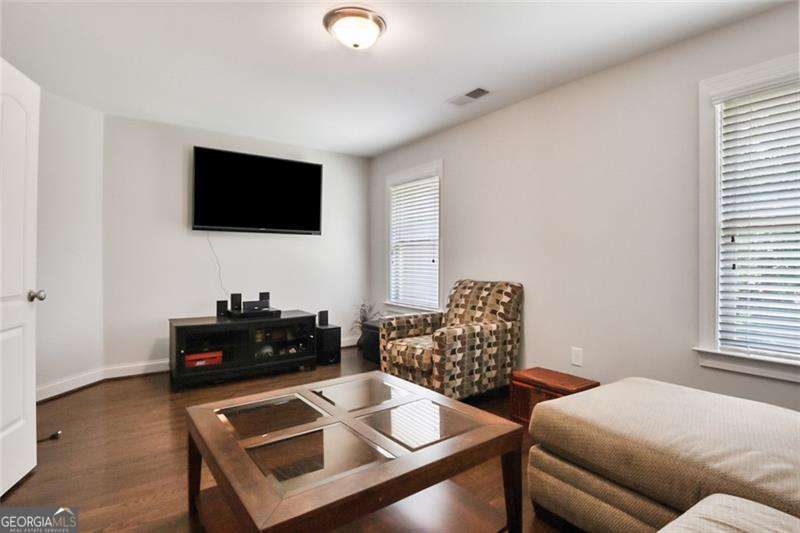 HARRISON OAKS - Residential