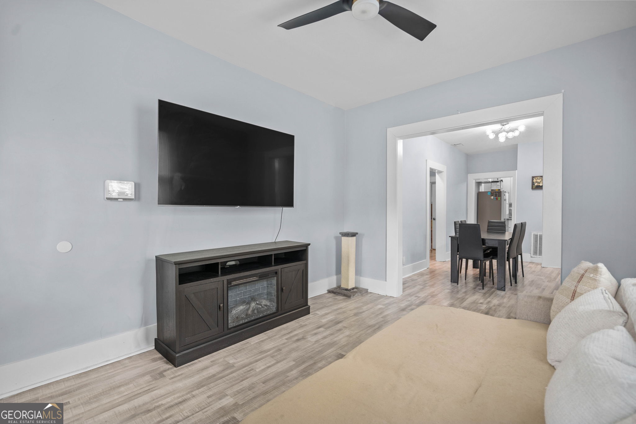 1002 W 52nd ST