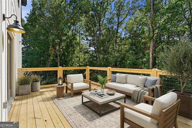 2183 Deep Woods WAY