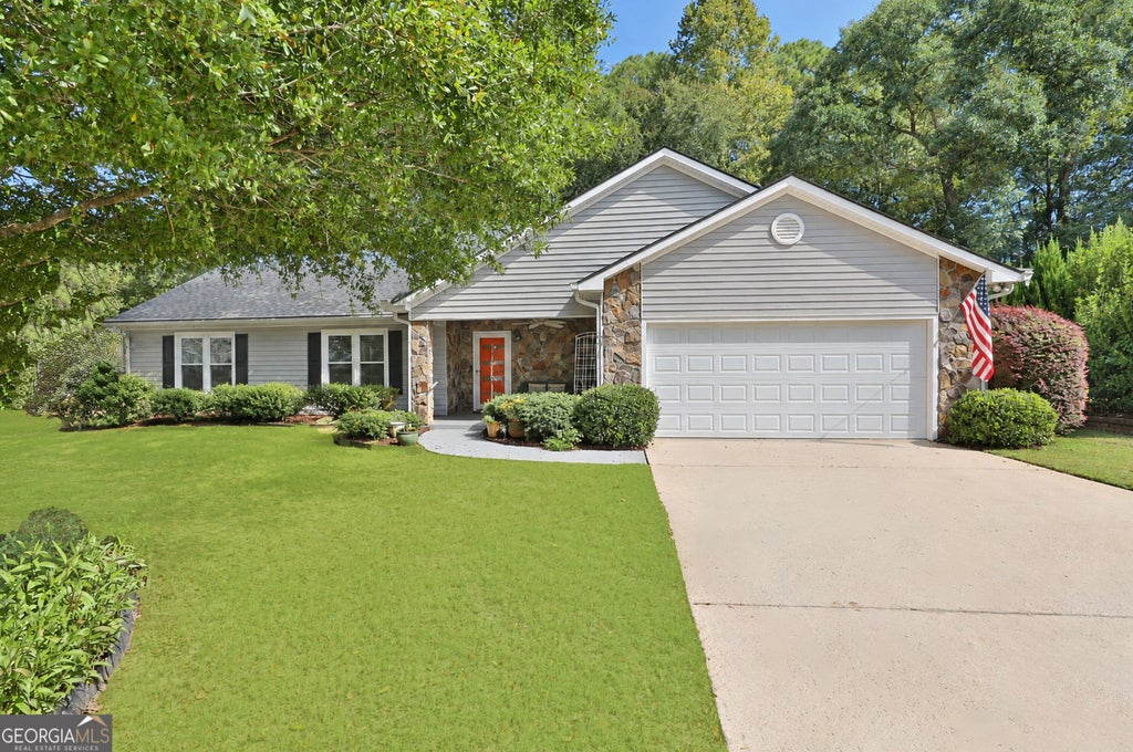 Photo of 422 Hampton Green, Peachtree City, GA 30269 (MLS # 10872686)