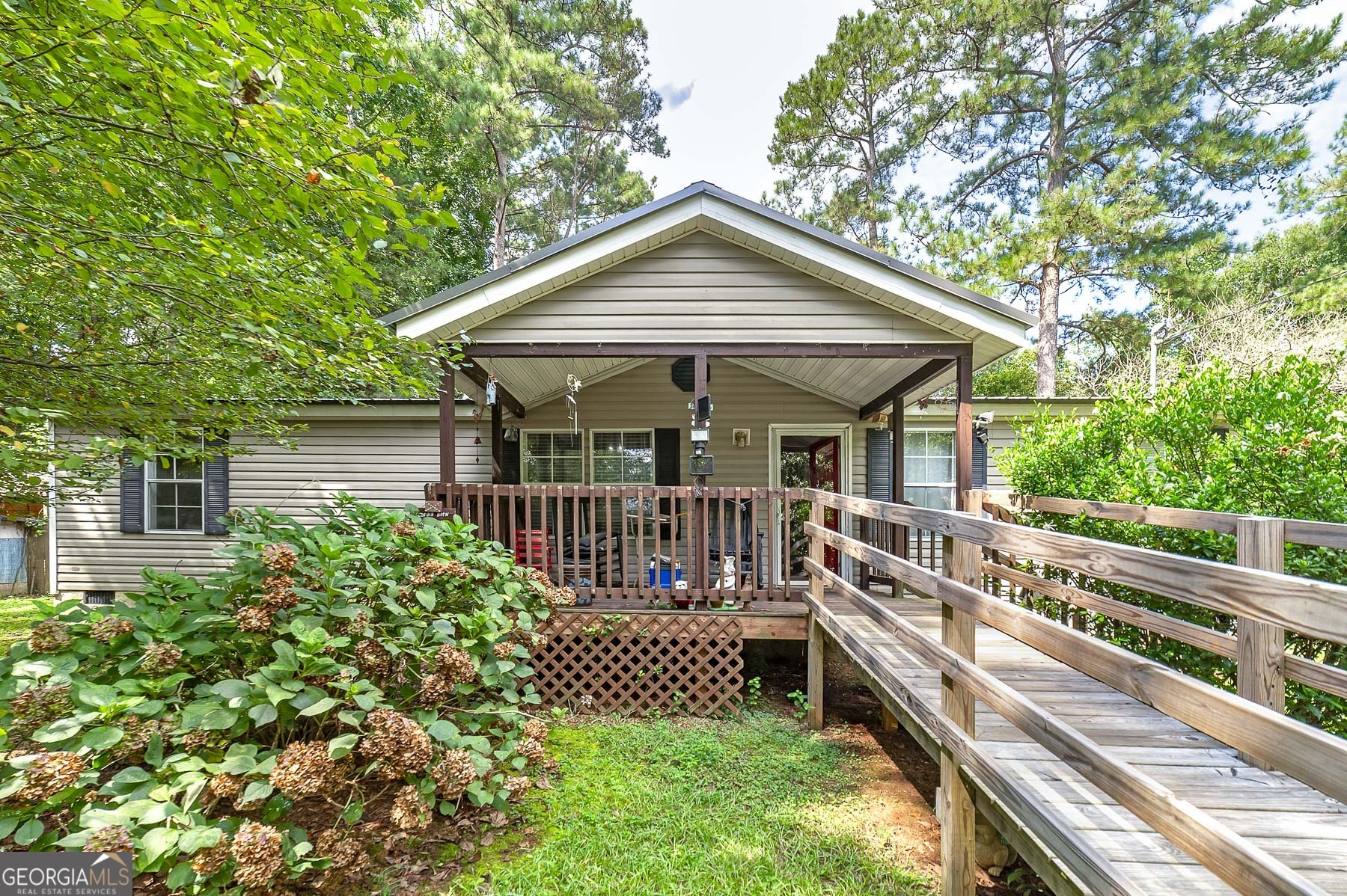 450 Lakeshore DR