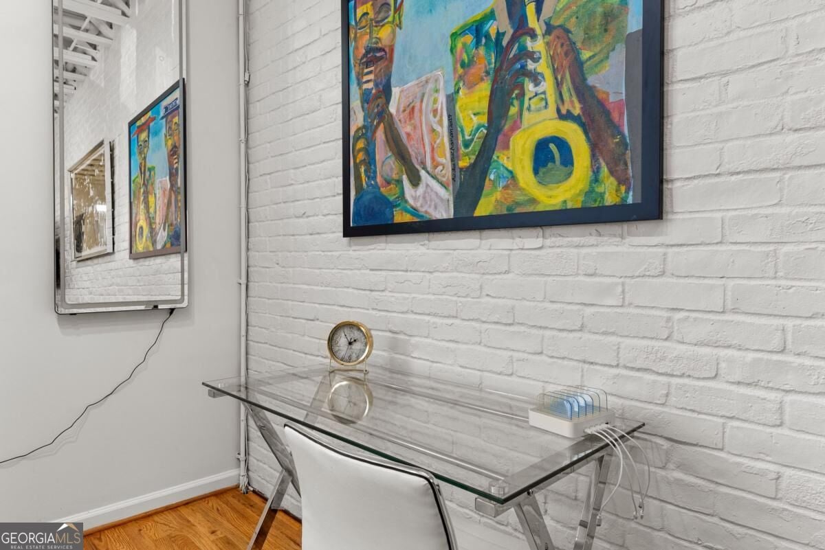 229 Peters ST SW 4