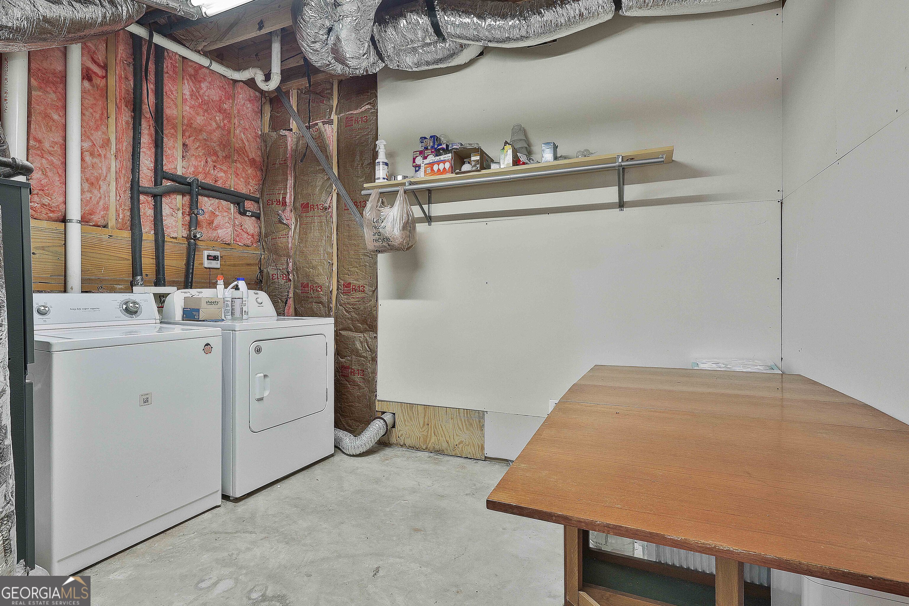 Newnan, Georgia 30263, United States, 3 Bedrooms Bedrooms, ,2 BathroomsBathrooms,Residential,Pending,37820