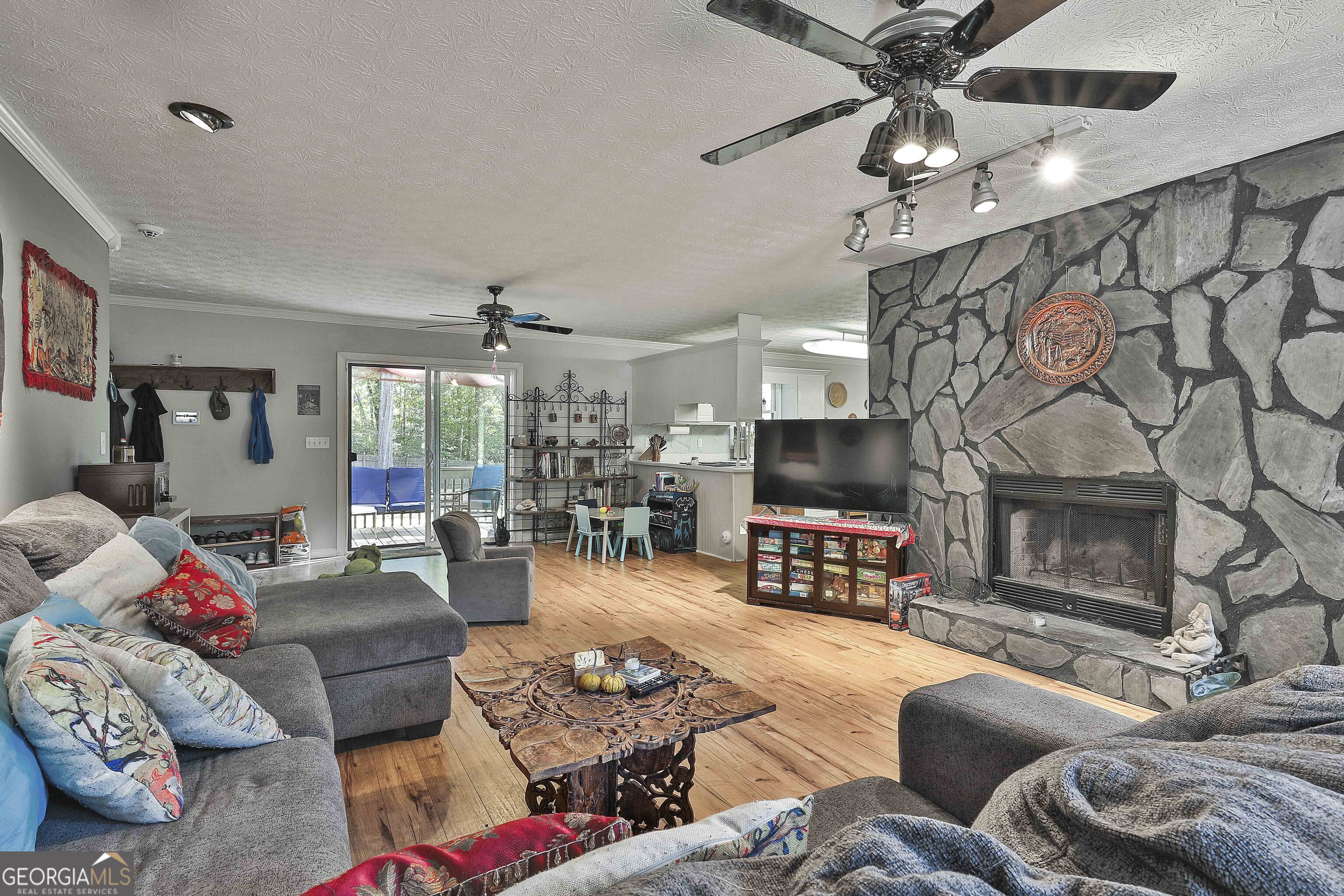 Newnan, Georgia 30263, United States, 3 Bedrooms Bedrooms, ,2 BathroomsBathrooms,Residential,Pending,37820