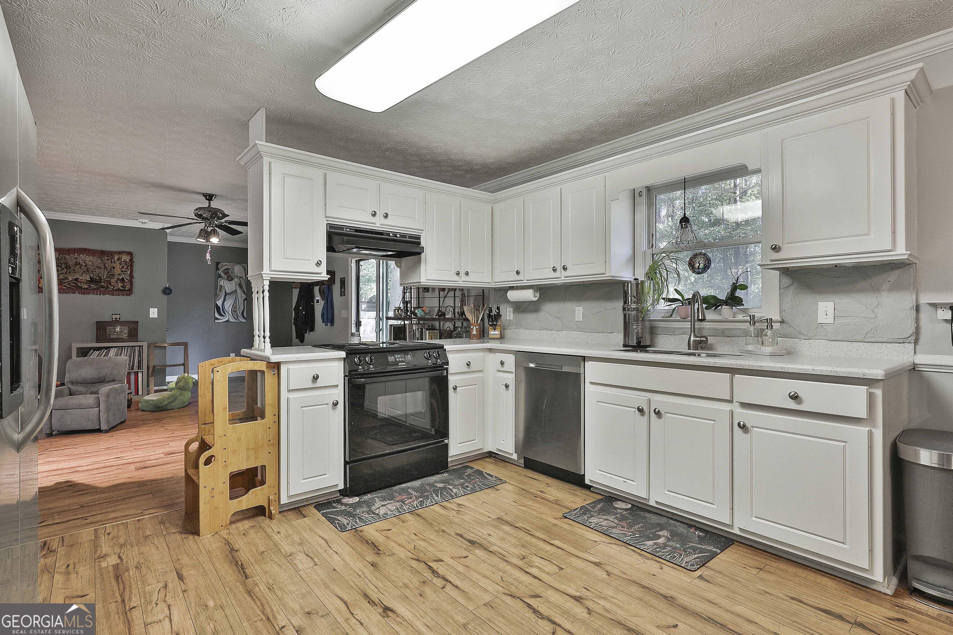 Newnan, Georgia 30263, United States, 3 Bedrooms Bedrooms, ,2 BathroomsBathrooms,Residential,Pending,37820