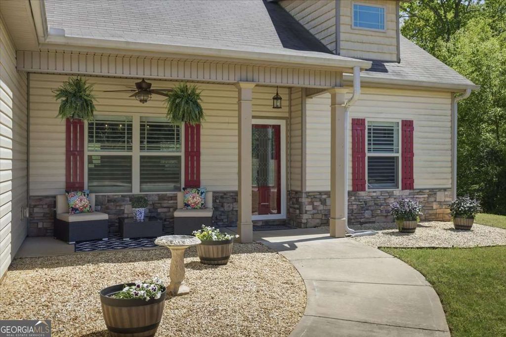 Photo of 1010 Holliday Pass, Griffin, GA 30223 (MLS # 10730319)