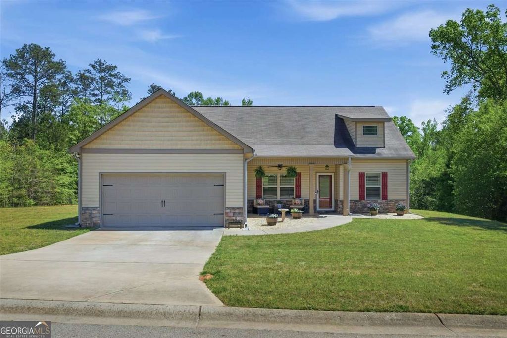 Photo of 1010 Holliday Pass, Griffin, GA 30223 (MLS # 10730319)