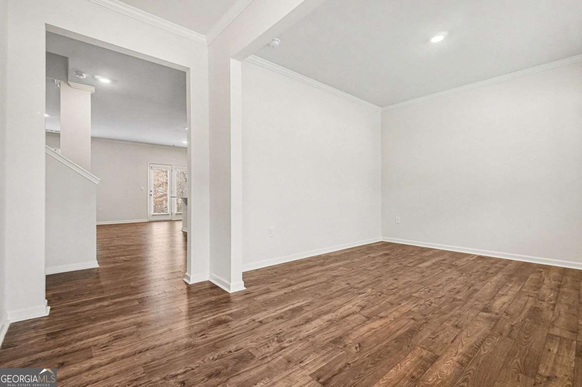 4882 Golden Finch LN SW