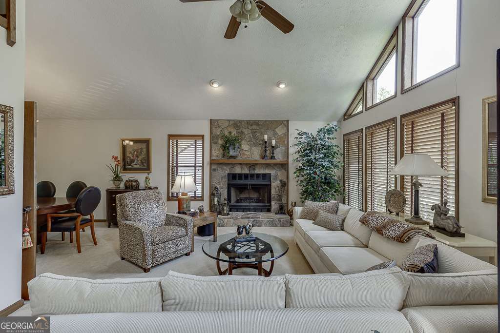 1042 Cedar Forest CT