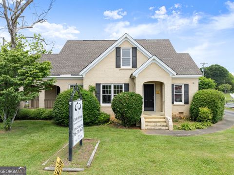 592 N Main ST Cornelia GA 30531