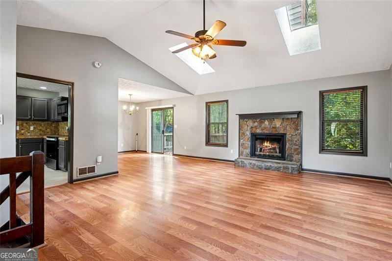 1076 STONEY CREEK LN