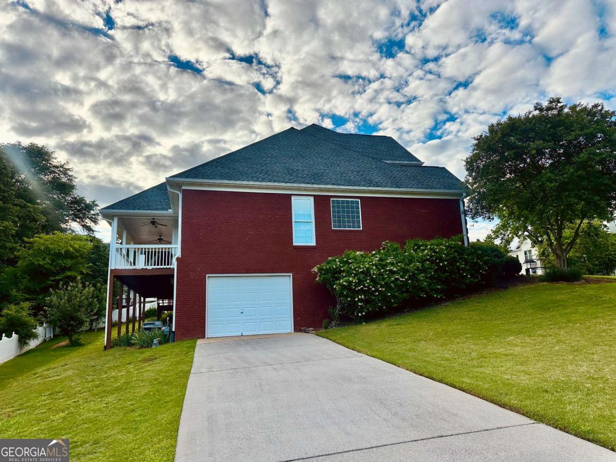 206 Wexford DR NE