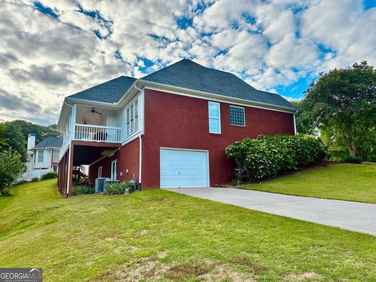 206 Wexford DR NE