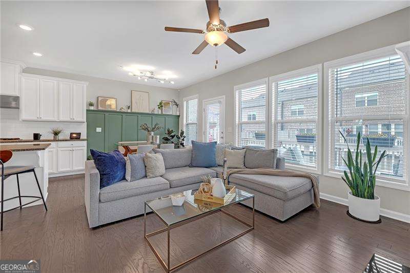 424 Montclair CT