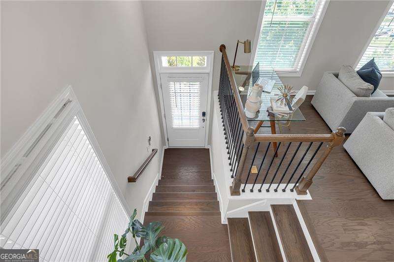 424 Montclair CT