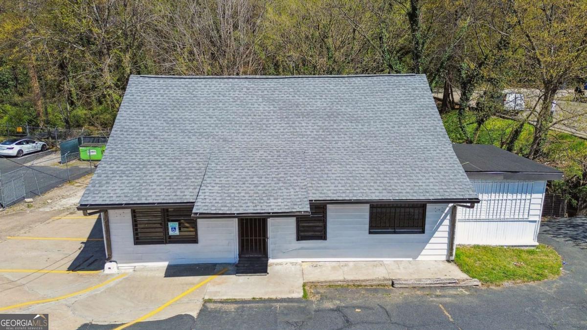Located in a high-traffic corridor just off the interstate, 401 Cleveland Ave presents a rare opportunity to own a fully renovated commercial property with a proven track record of success. Previously home to a thriving insurance company for nearly 30 years, this versatile space is perfectly suited for another insurance agency, professional office, or similar service-based business seeking maximum visibility and accessibility. The building has been thoughtfully updated, blending modern finishes with functional design, offering a move-in ready space adaptable to various business needs. Inside, the flexible layout includes a spacious bathroom and can easily be reconfigured to meet the unique demands of any business - from offices to retail or even a medical practice. Outside, the property boasts ample parking both in front and behind the building, ensuring convenience for customers and employees alike. It's strategic location ensures exceptional exposure, benefiting from steady vehicle traffic and easy access, while the surrounding mix of established businesses and growing residential communities offer a strong foundation for continued success. Whether you're looking to expand your business, relocate to a prime location, or invest in a high demand commercial area, 401 Cleveland Ave is ready to deliver. Don't miss this chance to secure a newly revitalized space with decades of built in success and unmatched visibility.