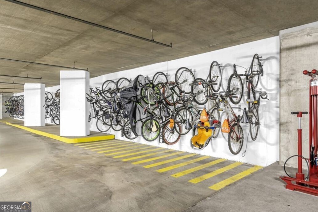 Atlanta, Georgia 30309, United States, 2 Bedrooms Bedrooms, ,2 BathroomsBathrooms,Residential,Pending,84362