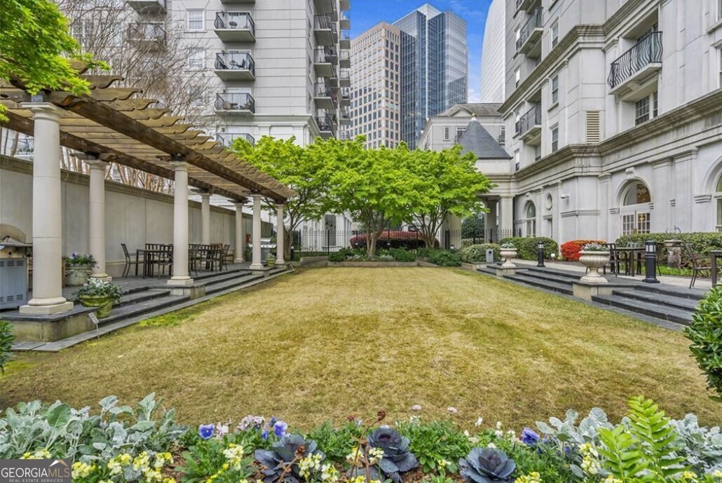 Atlanta, Georgia 30309, United States, 2 Bedrooms Bedrooms, ,2 BathroomsBathrooms,Residential,Pending,84362