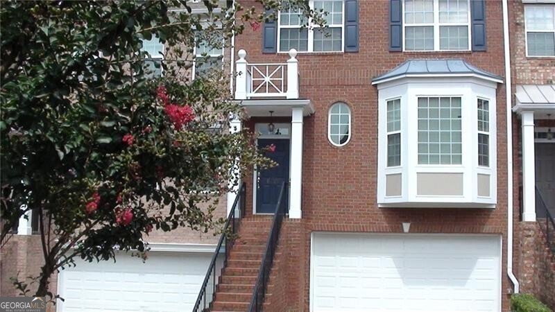 4 bedroom 4 bath townhome. Hardwood - granite counters- Backsplash Tile - open floor plan, 2 car garage. Show well! close to school and shops Swim/Tennis Community.