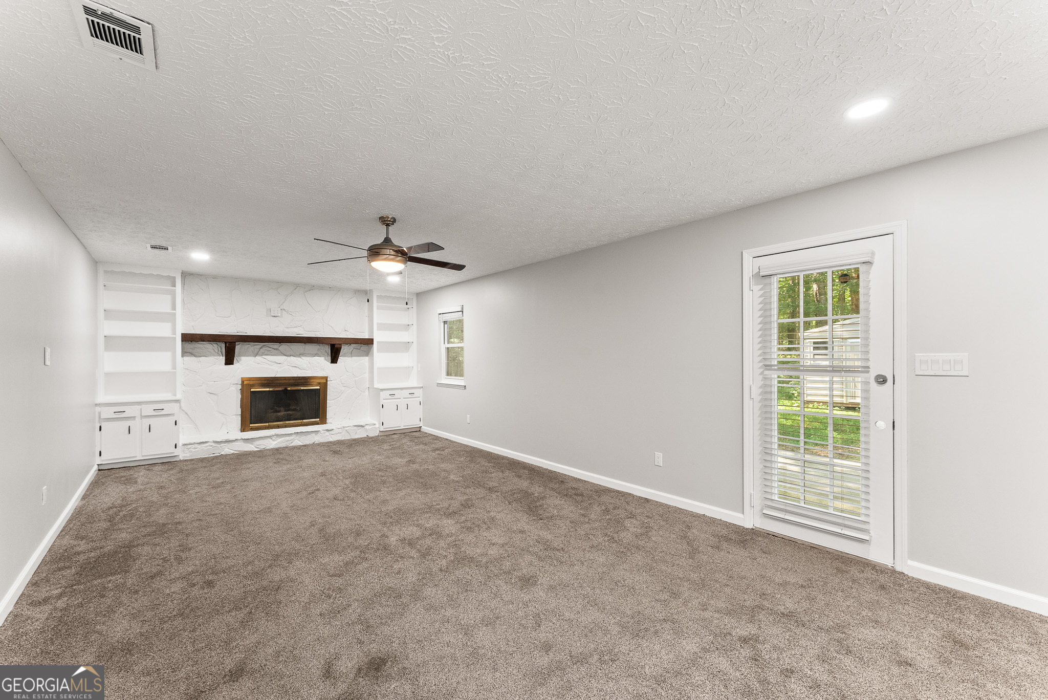 9381 Windward CT