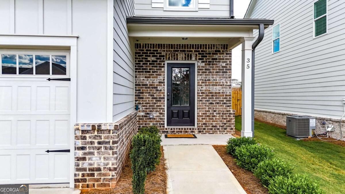 35 Aviation RD SE