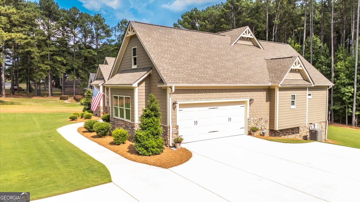 141 Hidden Lakes DR