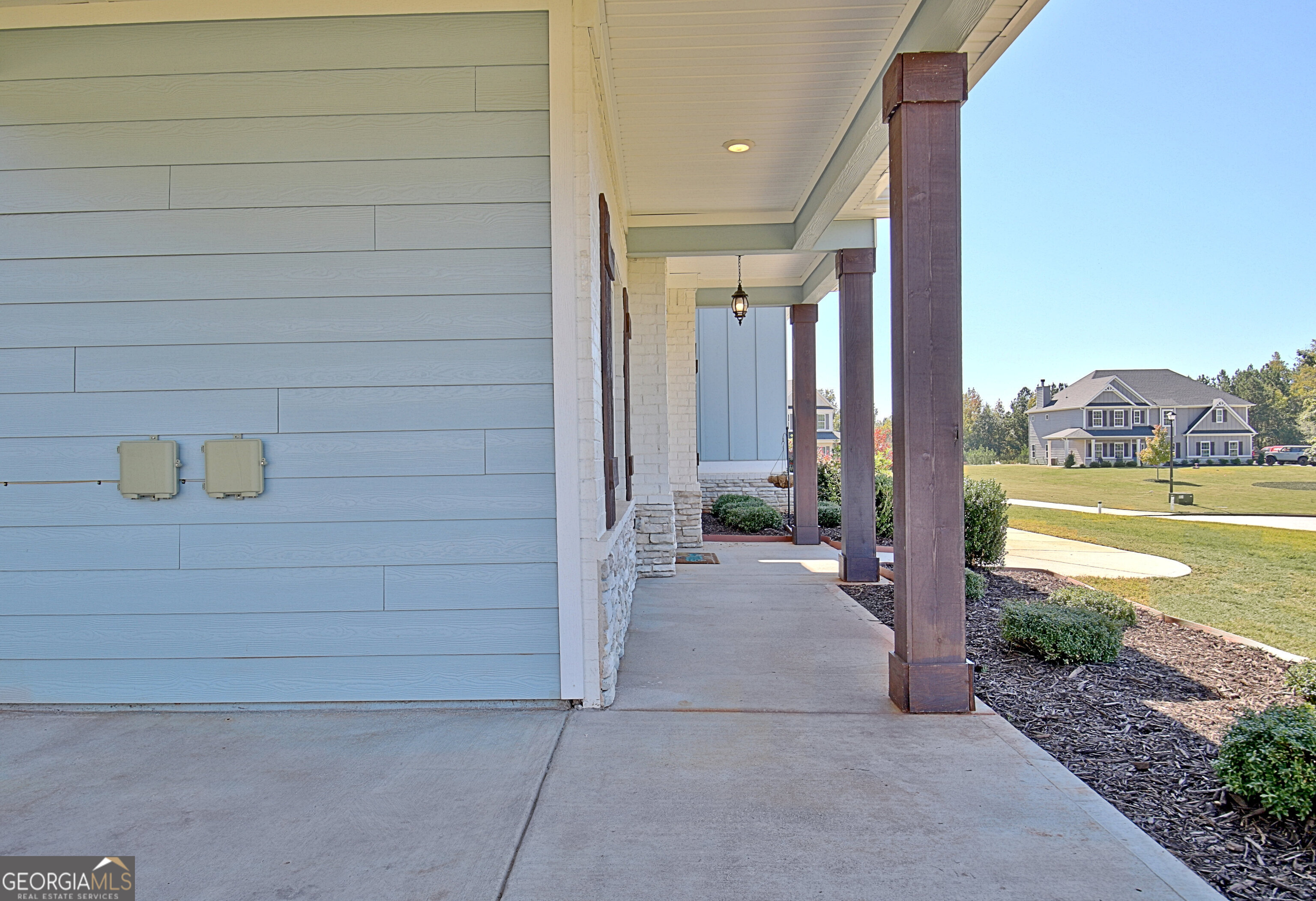 Senoia, Georgia 30276, United States, 5 Bedrooms Bedrooms, ,3 BathroomsBathrooms,Residential,Pending,26890