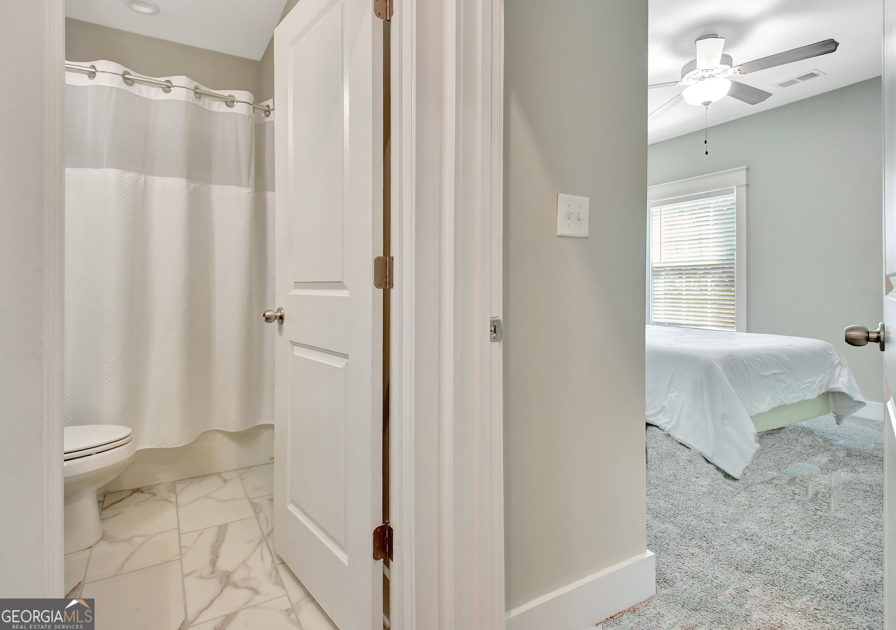 Senoia, Georgia 30276, United States, 5 Bedrooms Bedrooms, ,3 BathroomsBathrooms,Residential,Pending,26890