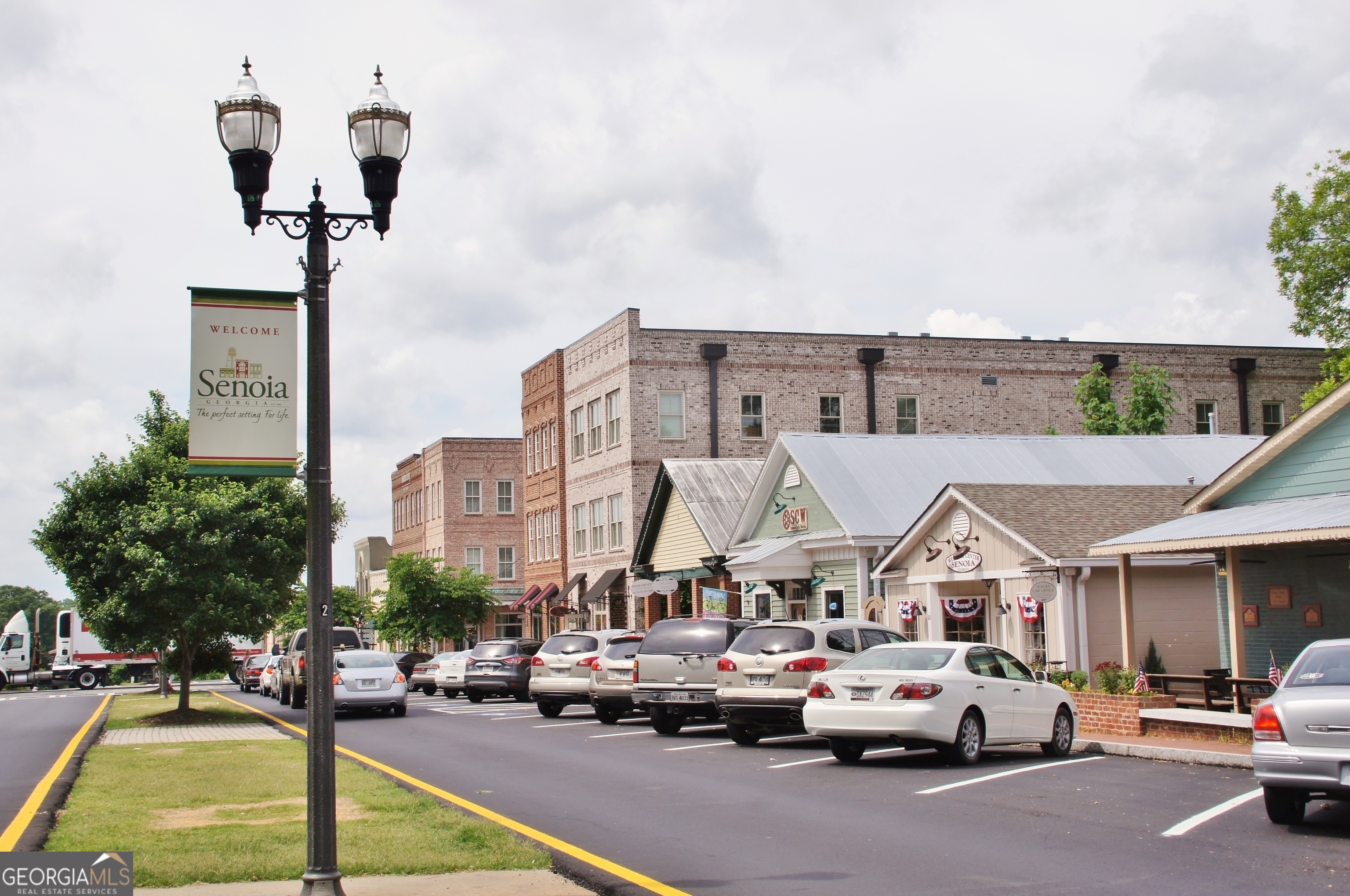 Senoia, Georgia 30276, United States, 5 Bedrooms Bedrooms, ,3 BathroomsBathrooms,Residential,Pending,26890