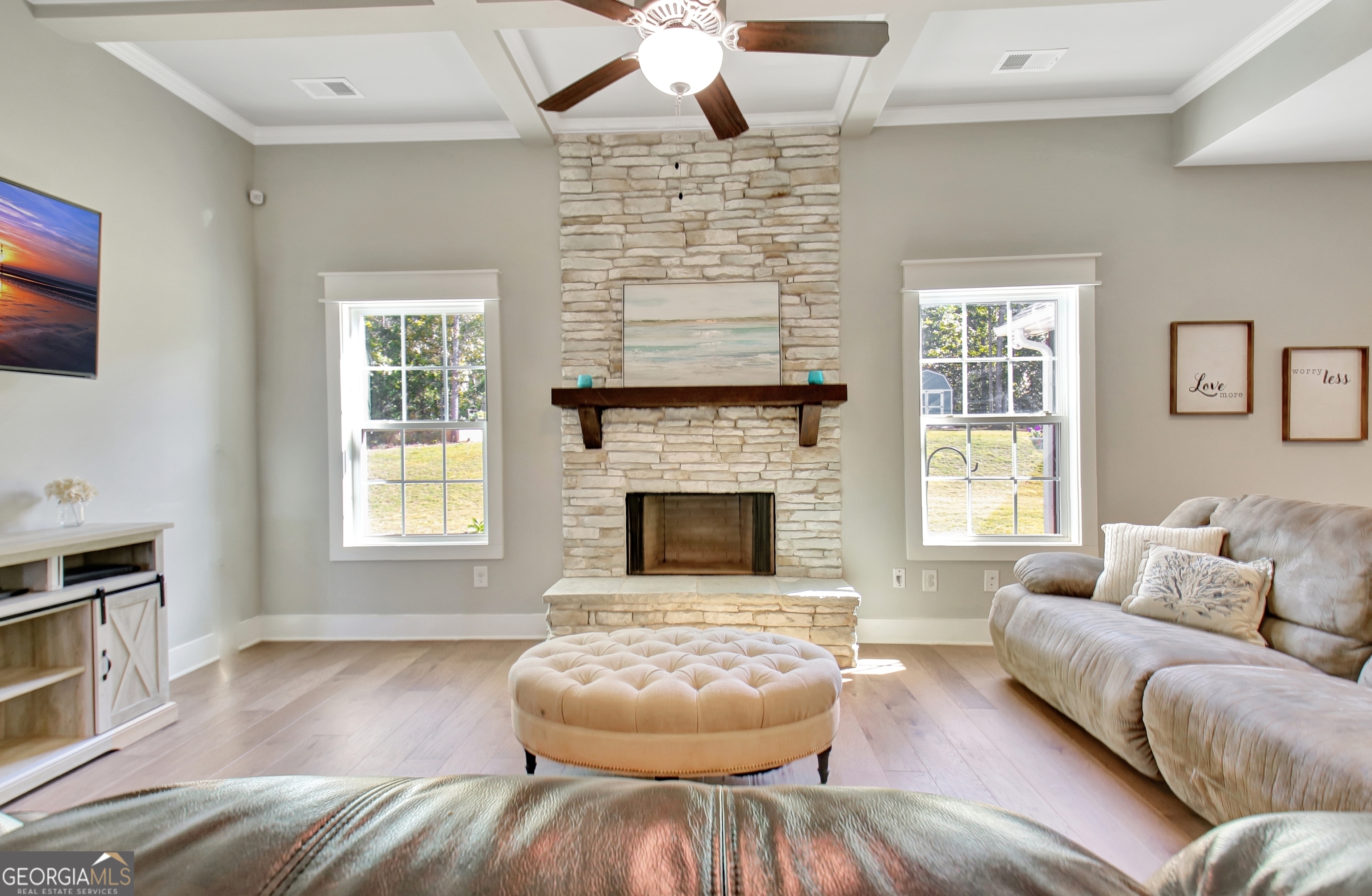 Senoia, Georgia 30276, United States, 5 Bedrooms Bedrooms, ,3 BathroomsBathrooms,Residential,Pending,26890