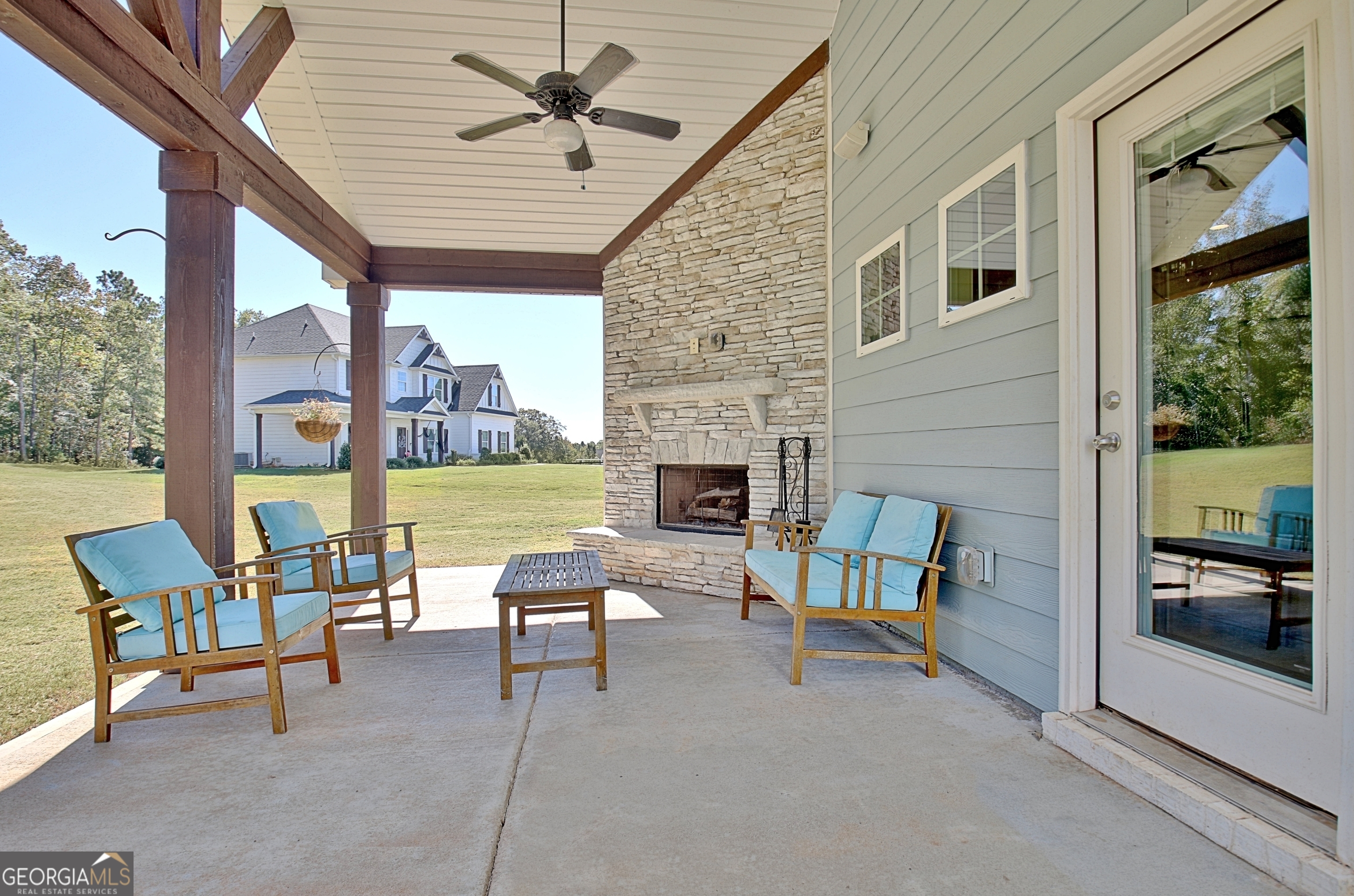 Senoia, Georgia 30276, United States, 5 Bedrooms Bedrooms, ,3 BathroomsBathrooms,Residential,Pending,26890