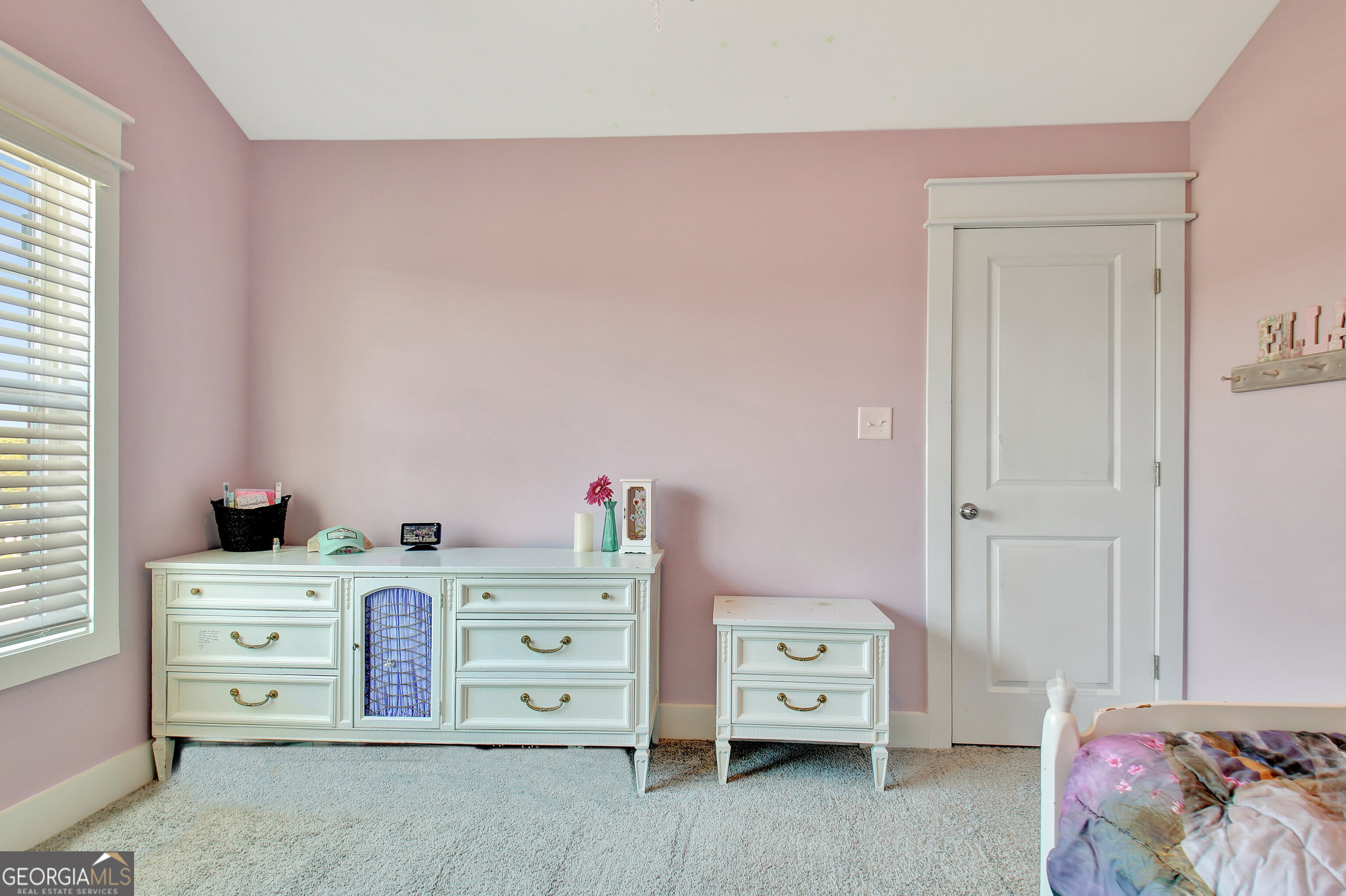 Senoia, Georgia 30276, United States, 5 Bedrooms Bedrooms, ,3 BathroomsBathrooms,Residential,Pending,26890