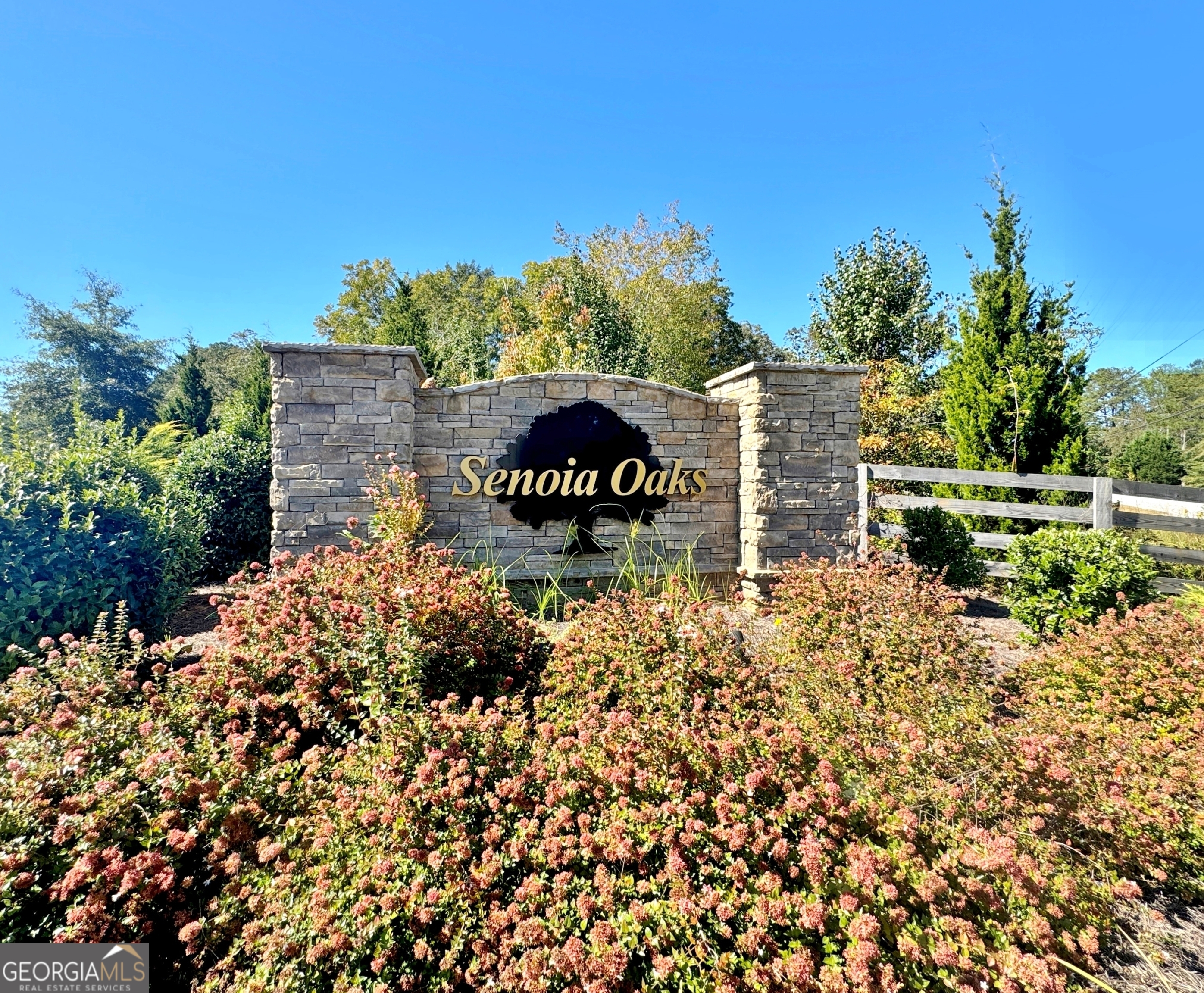 Senoia, Georgia 30276, United States, 5 Bedrooms Bedrooms, ,3 BathroomsBathrooms,Residential,Pending,26890