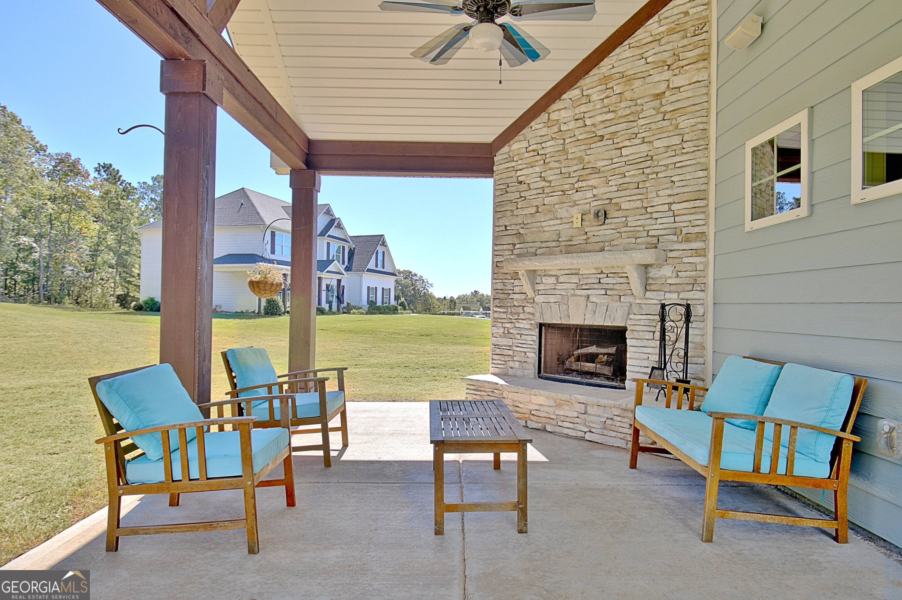 Senoia, Georgia 30276, United States, 5 Bedrooms Bedrooms, ,3 BathroomsBathrooms,Residential,Pending,26890