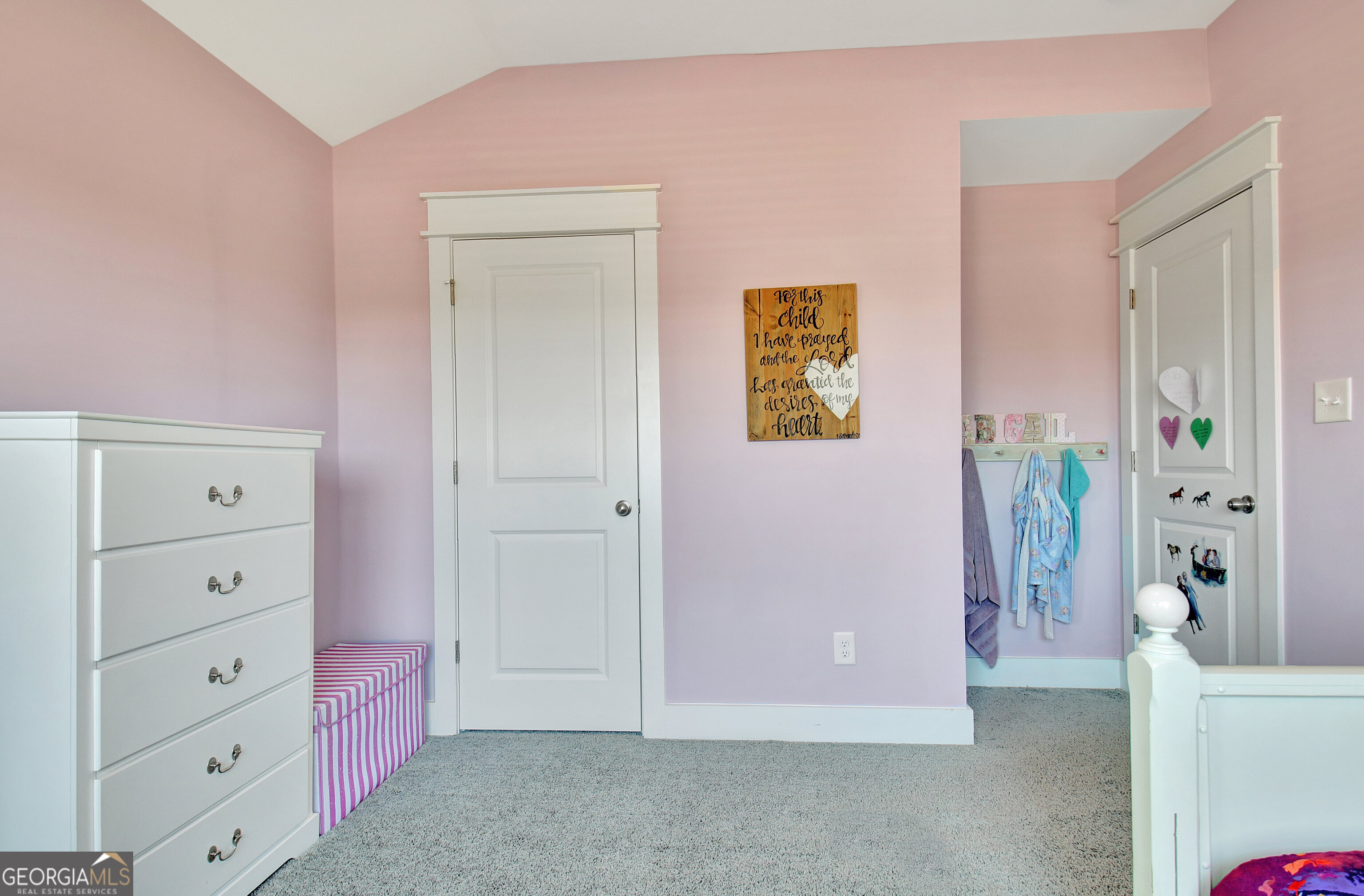 Senoia, Georgia 30276, United States, 5 Bedrooms Bedrooms, ,3 BathroomsBathrooms,Residential,Pending,26890