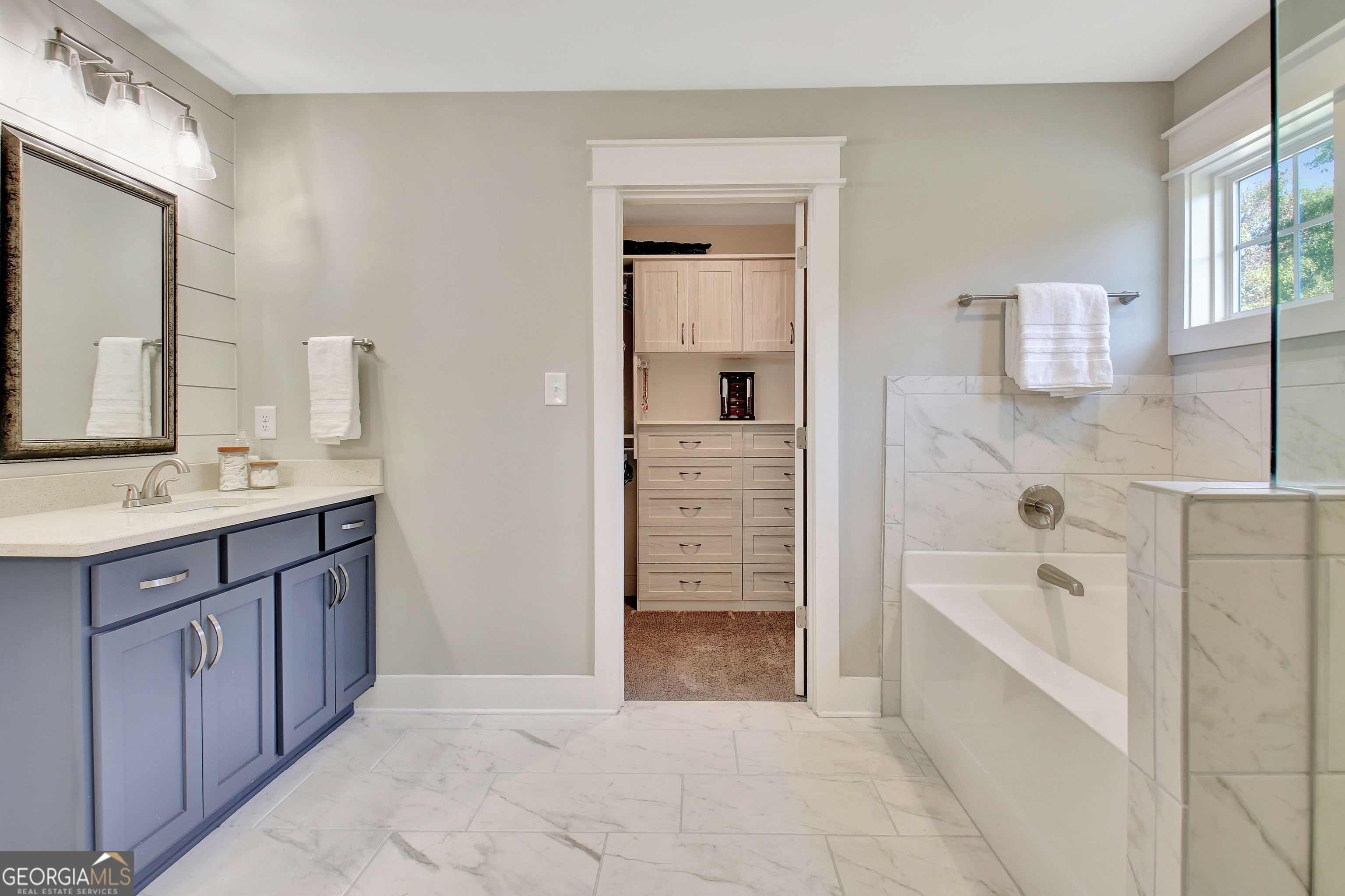 Senoia, Georgia 30276, United States, 5 Bedrooms Bedrooms, ,3 BathroomsBathrooms,Residential,Pending,26890