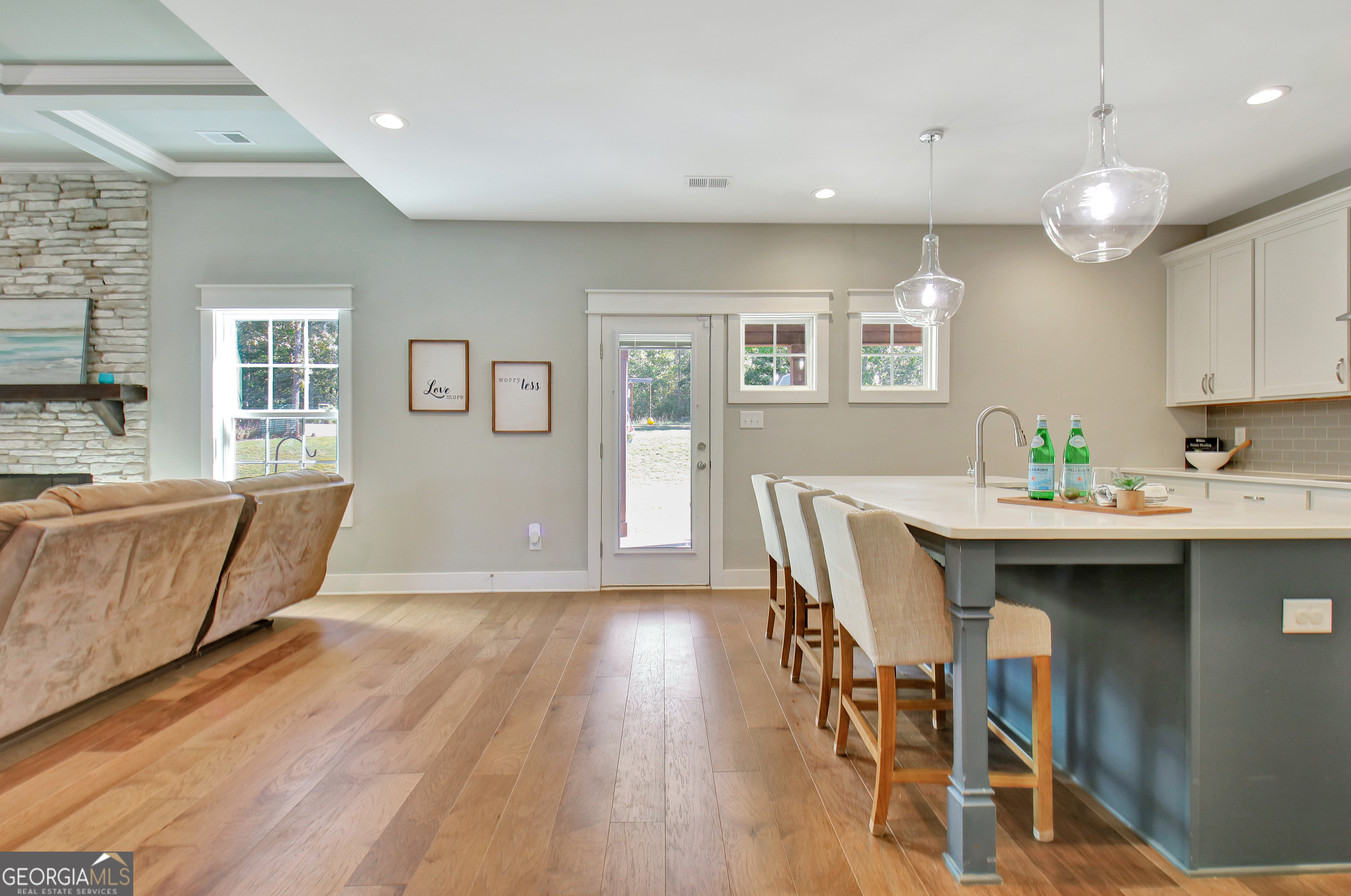 Senoia, Georgia 30276, United States, 5 Bedrooms Bedrooms, ,3 BathroomsBathrooms,Residential,Pending,26890