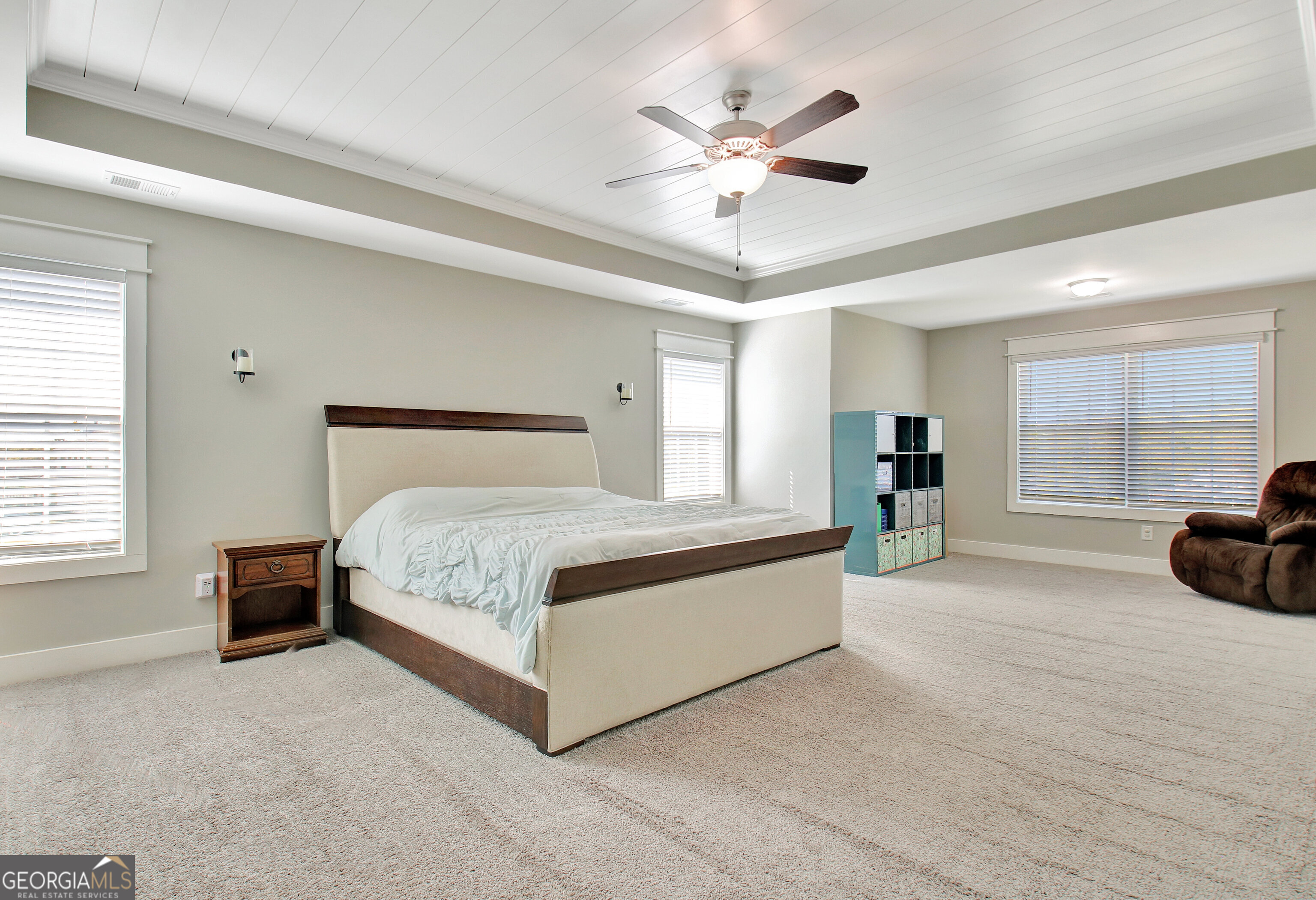 Senoia, Georgia 30276, United States, 5 Bedrooms Bedrooms, ,3 BathroomsBathrooms,Residential,Pending,26890