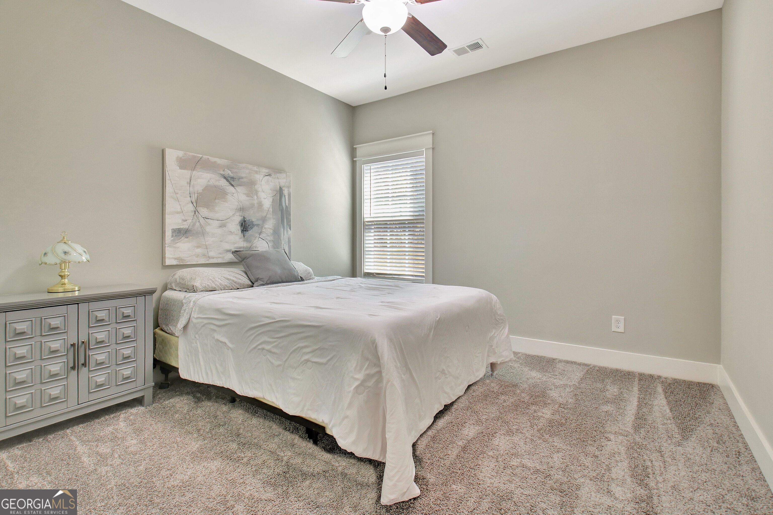 Senoia, Georgia 30276, United States, 5 Bedrooms Bedrooms, ,3 BathroomsBathrooms,Residential,Pending,26890