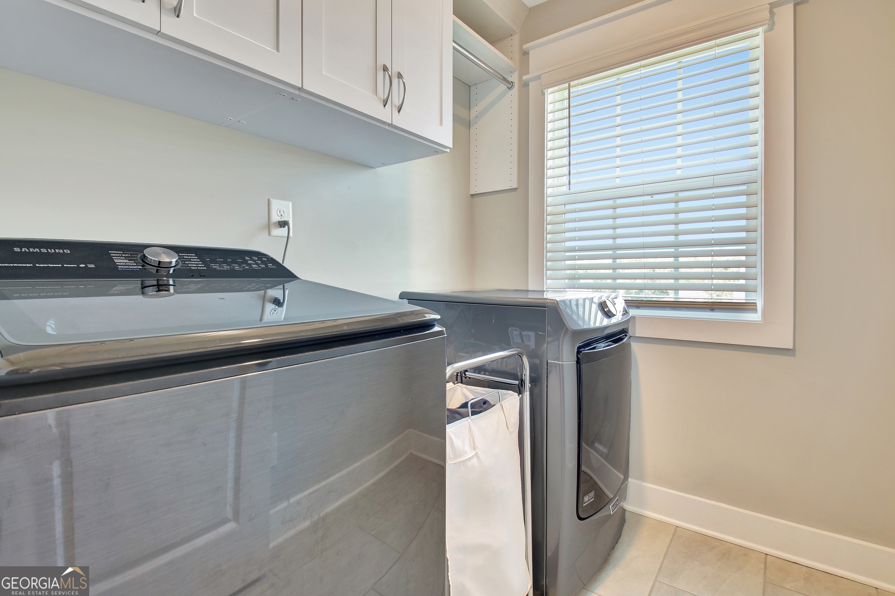 Senoia, Georgia 30276, United States, 5 Bedrooms Bedrooms, ,3 BathroomsBathrooms,Residential,Pending,26890