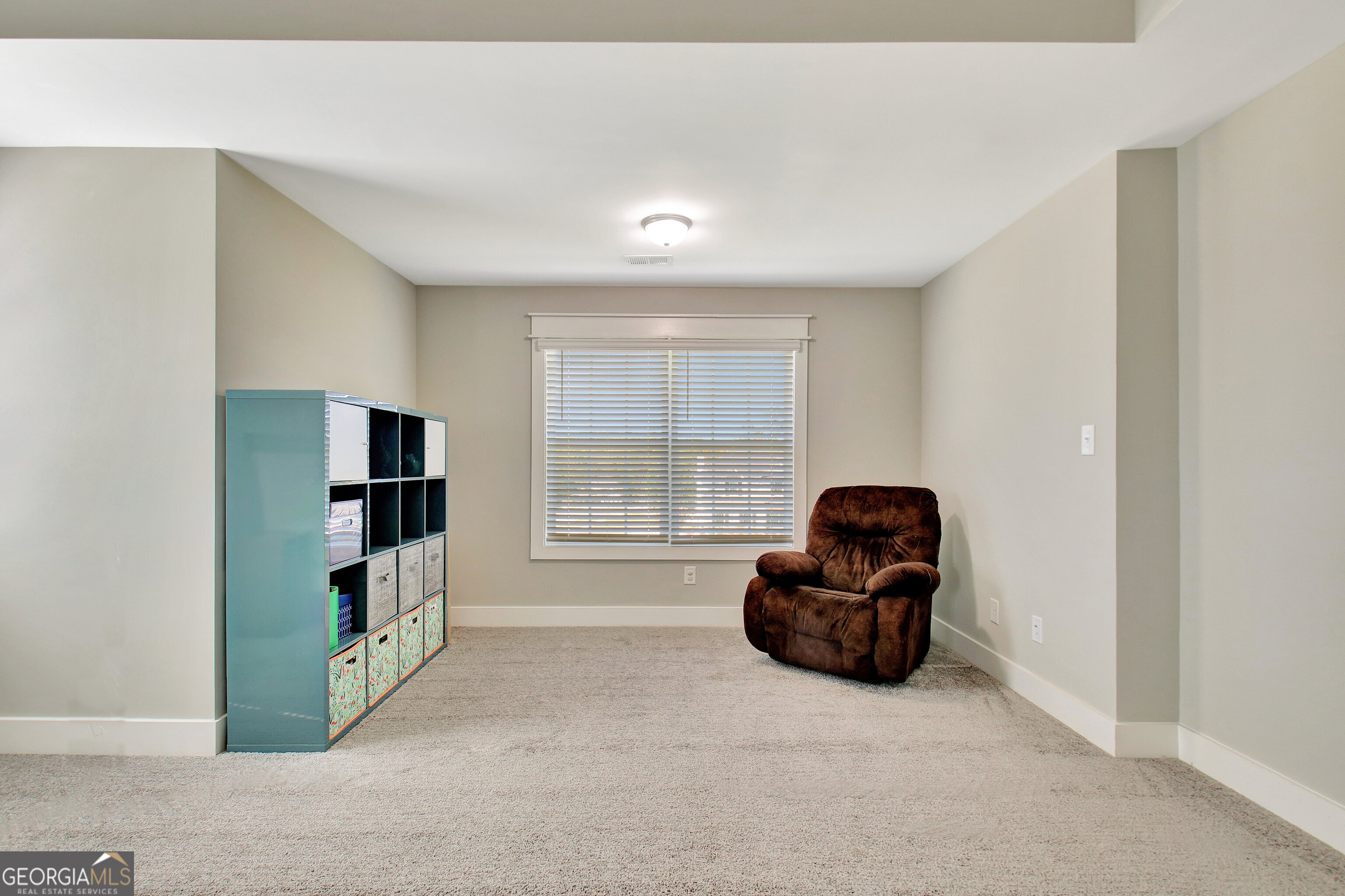 Senoia, Georgia 30276, United States, 5 Bedrooms Bedrooms, ,3 BathroomsBathrooms,Residential,Pending,26890