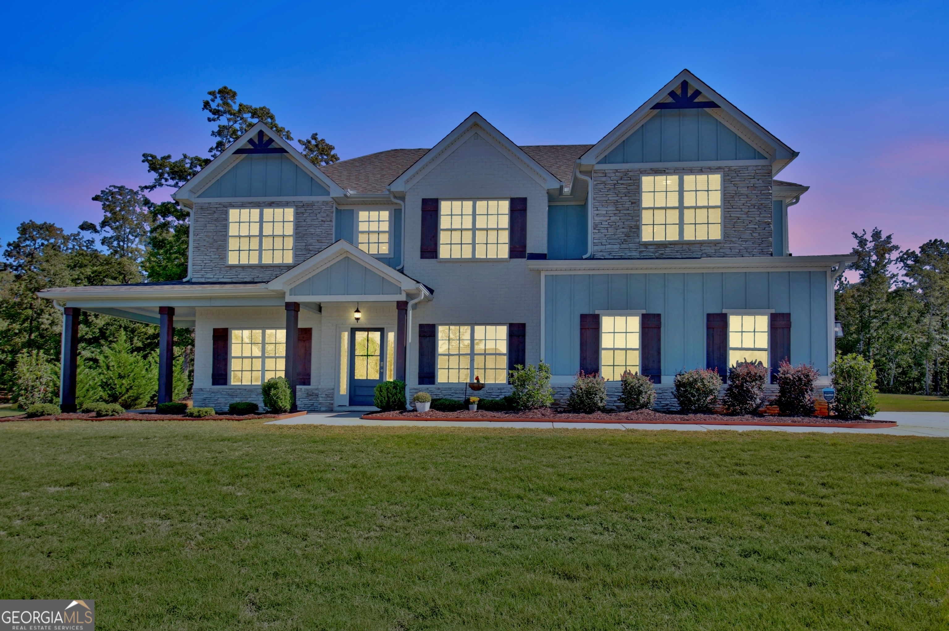 Senoia, Georgia 30276, United States, 5 Bedrooms Bedrooms, ,3 BathroomsBathrooms,Residential,Pending,26890