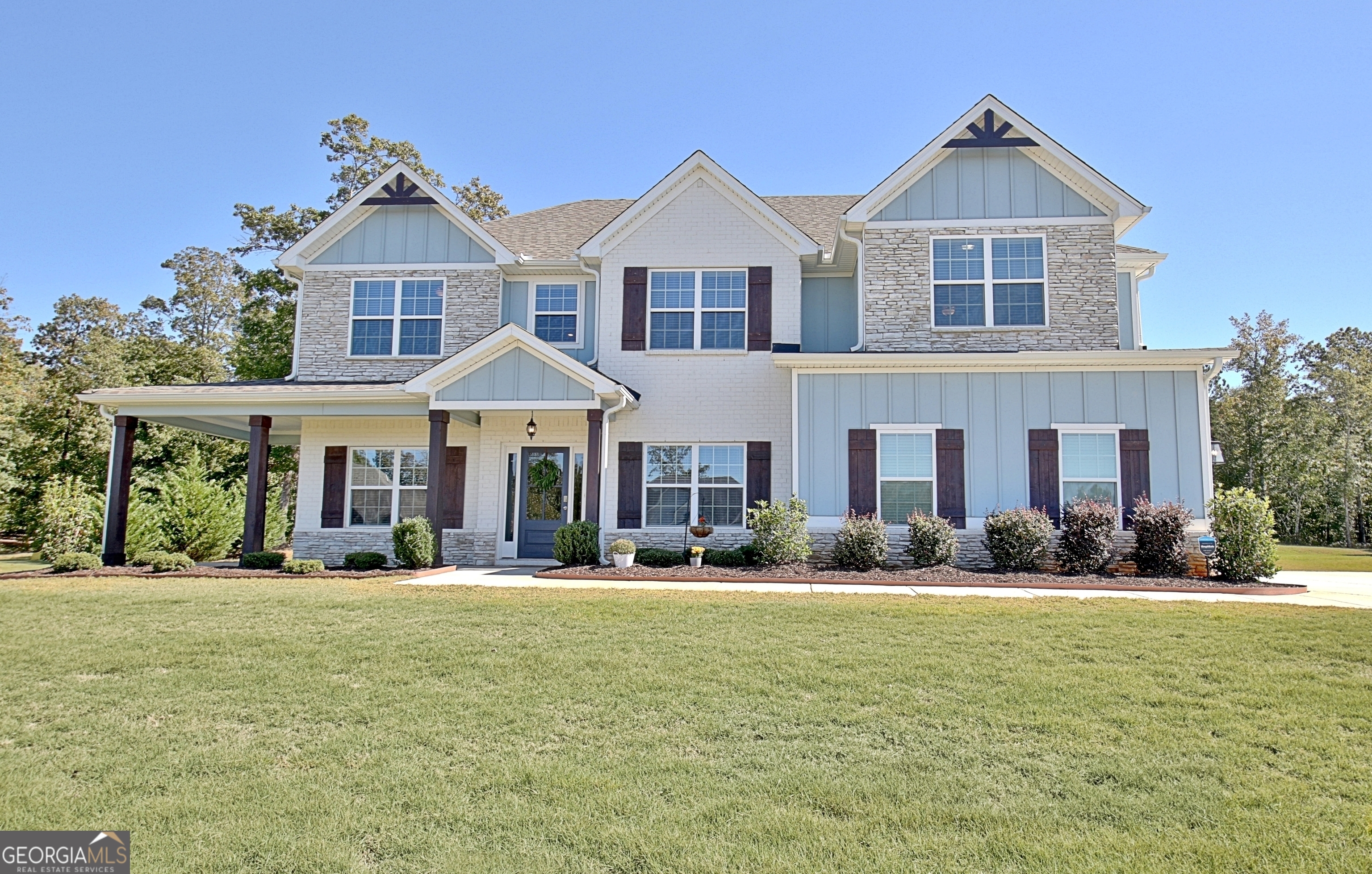 Senoia, Georgia 30276, United States, 5 Bedrooms Bedrooms, ,3 BathroomsBathrooms,Residential,Pending,26890