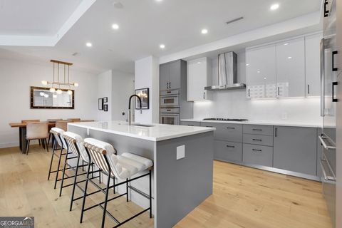 Photo of 2425 Peachtree Road NE #803, Atlanta, GA 30305 (MLS # 10696574)