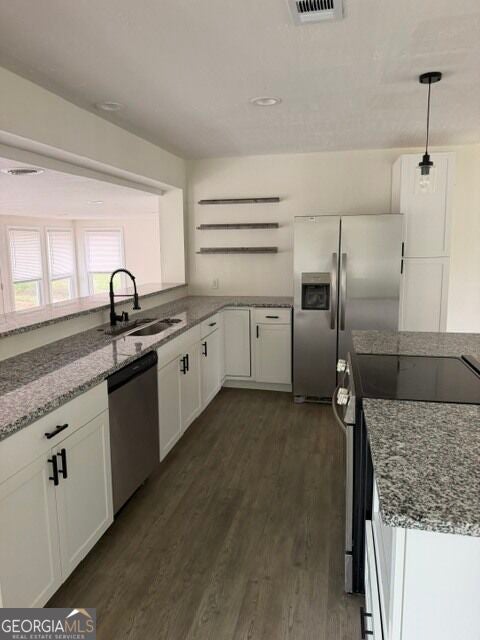 3320 Oakridge
