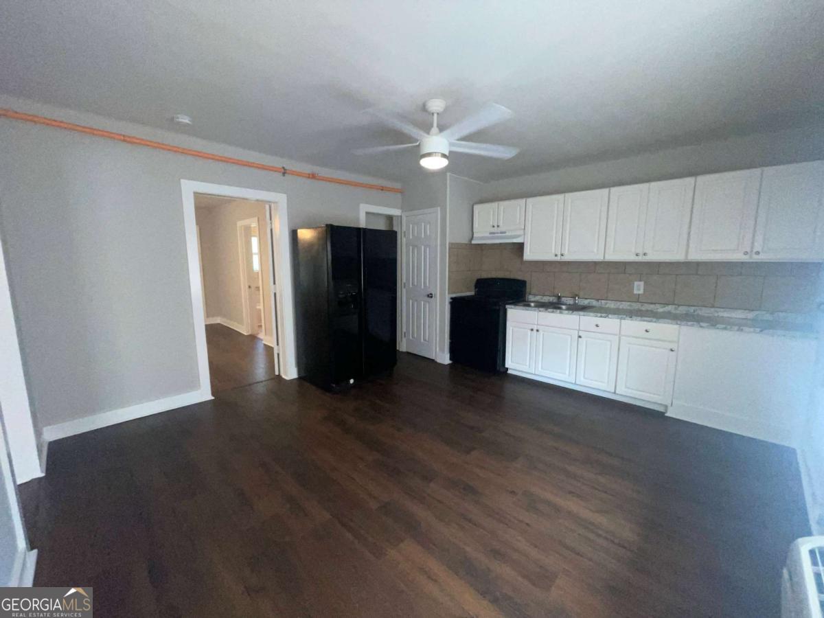 907 Maple AVE SW 2
